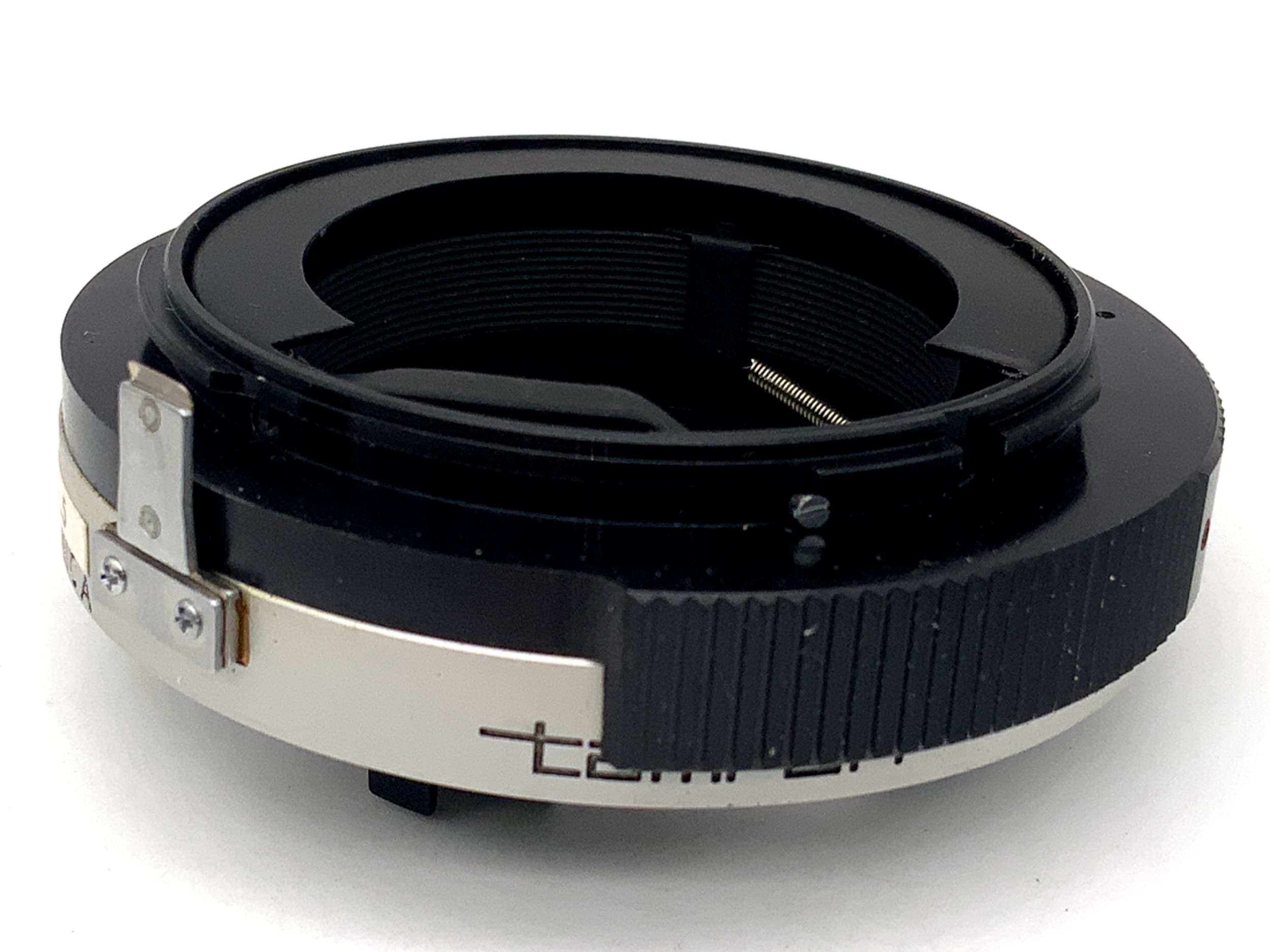 Tamron lens adapter for 1:4.5 lens mount converter (Adaptall -> Konica AR)