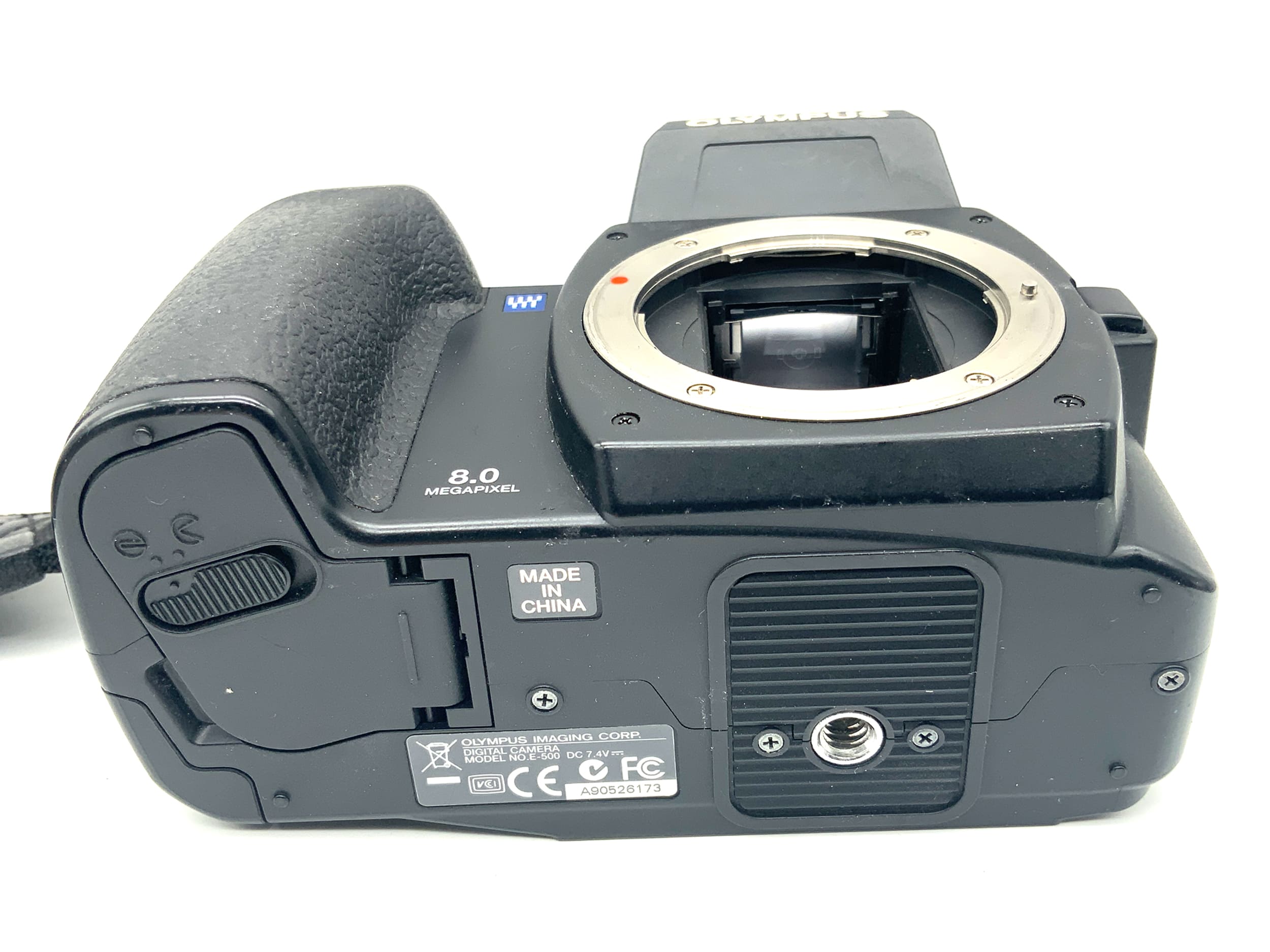 Olympus E-500 DSLR Spiegelreflexkamera Body Gehäuse (Four Thirds)