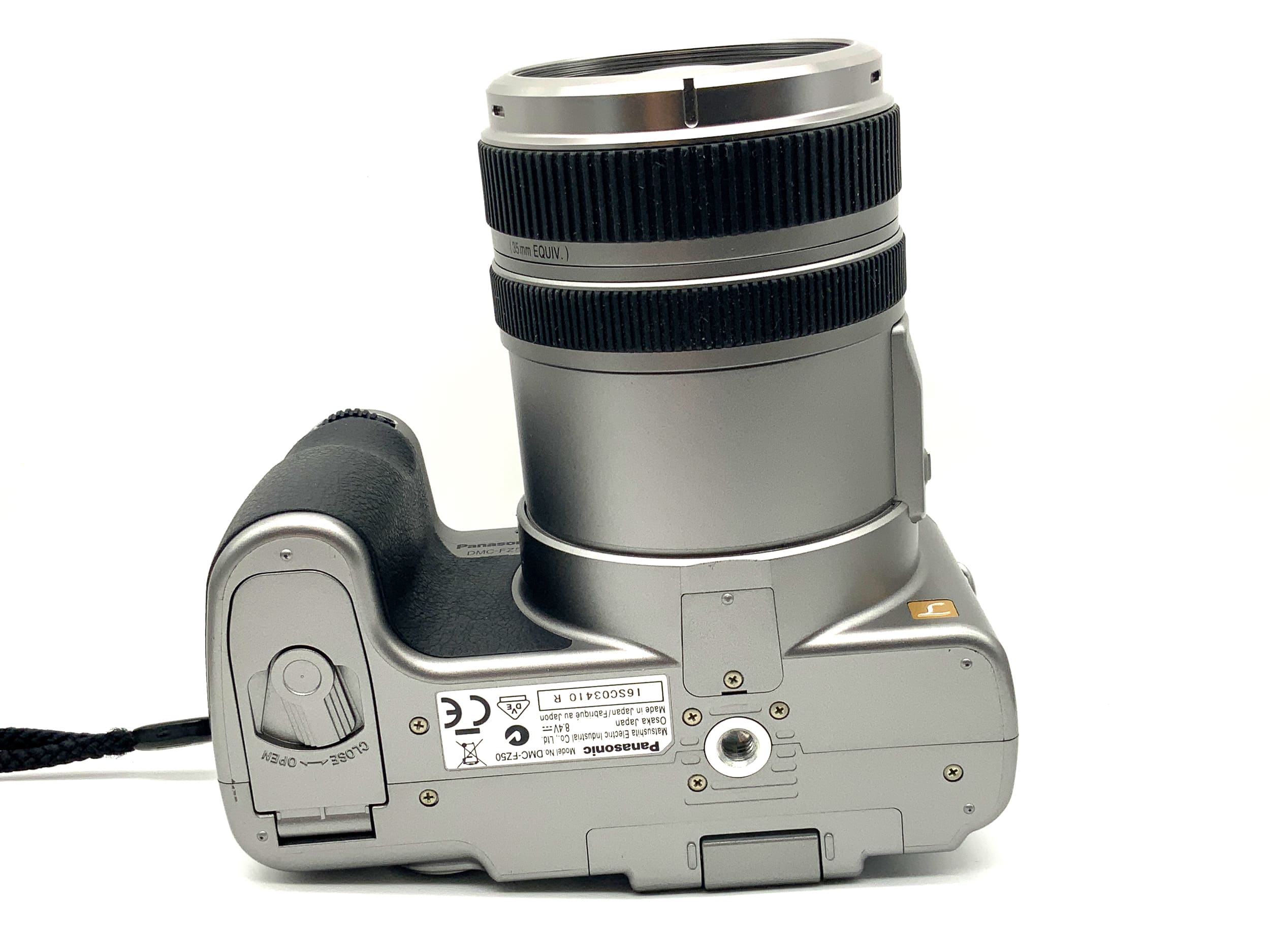 Panasonic Lumix DMC-FZ50 Bridgekamera mit Leica DC Vario-Elmarit f/7.4-88.8mm