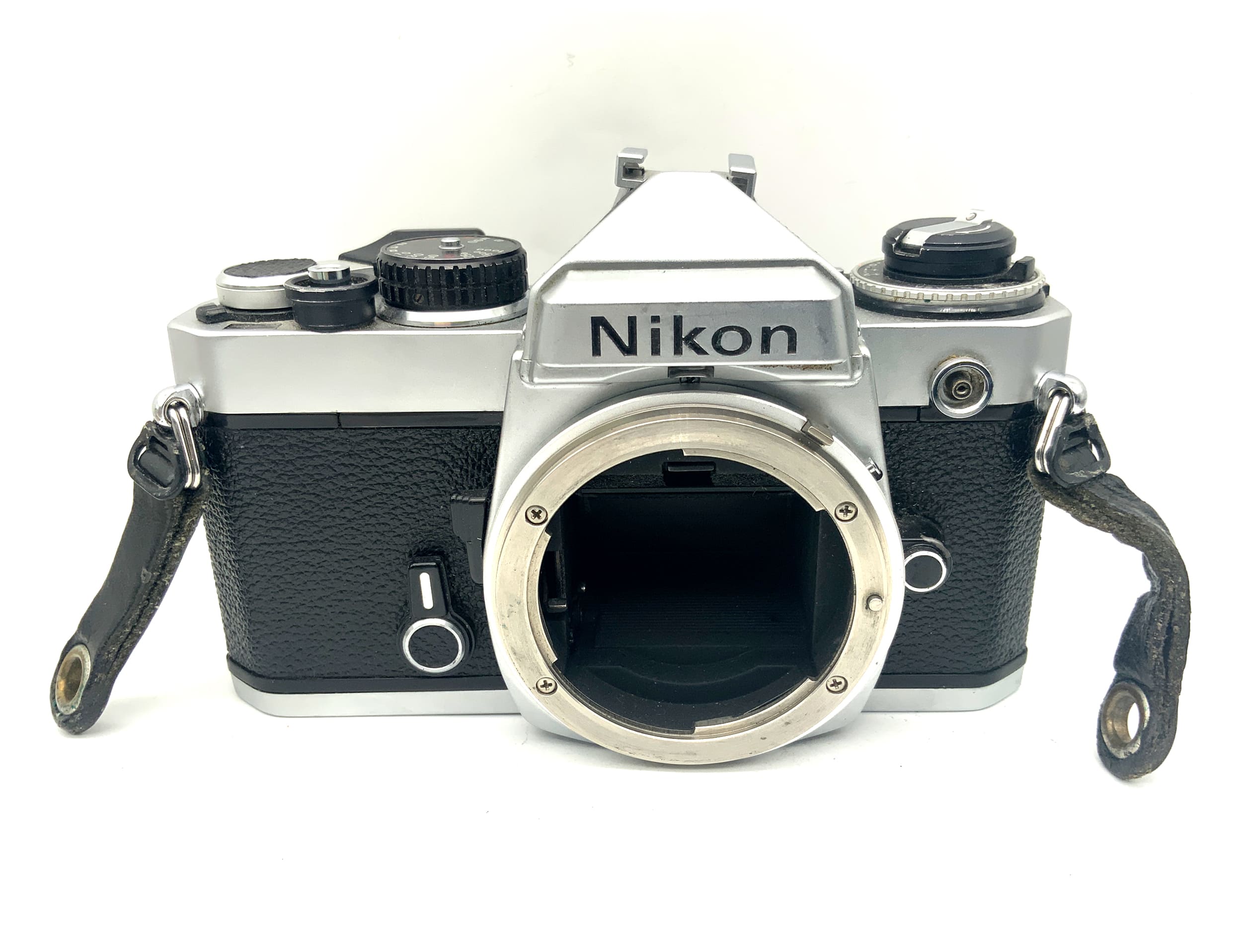 Nikon FE SLR 35mm Spiegelreflexkamera analog Body Gehäuse (Nikon F)