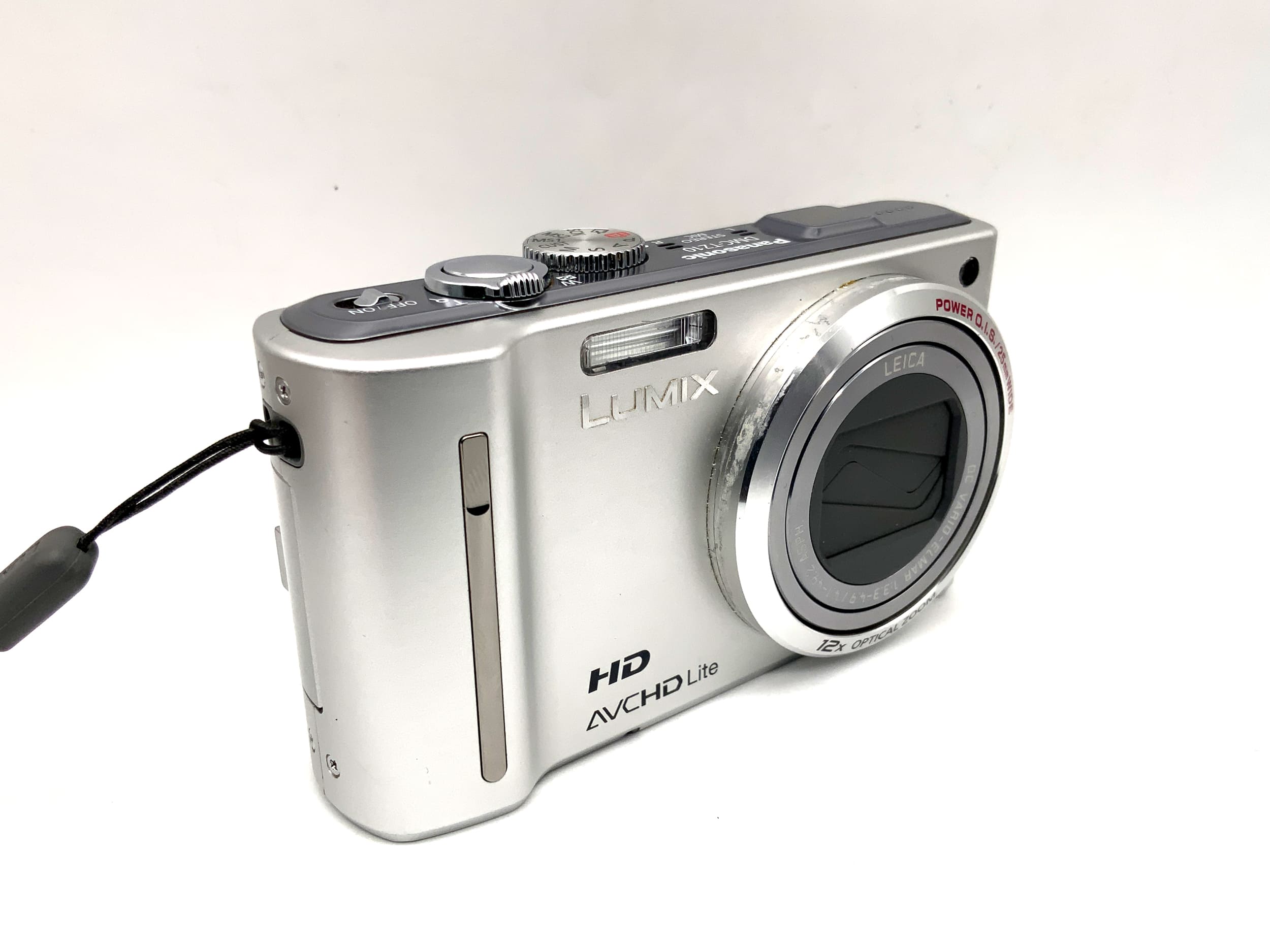 Panasonic Lumix DMC-TZ10 Kompaktkamera mit Leica DC Vario-Elmarit f/4.1-49.2mm