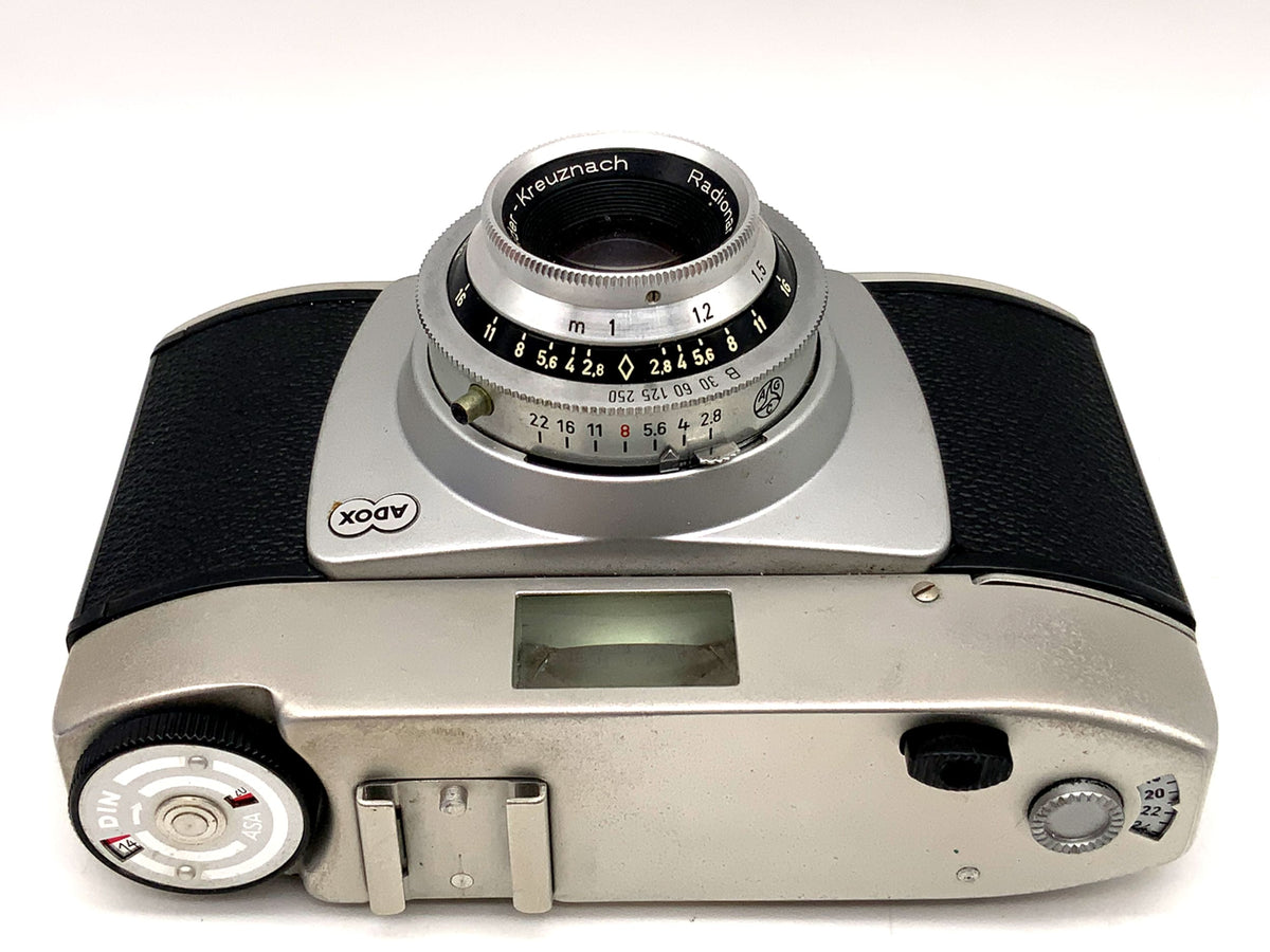 Appareil photo à viseur Adox Pronto avec objectif analogique Radionar L 1:2.8/45