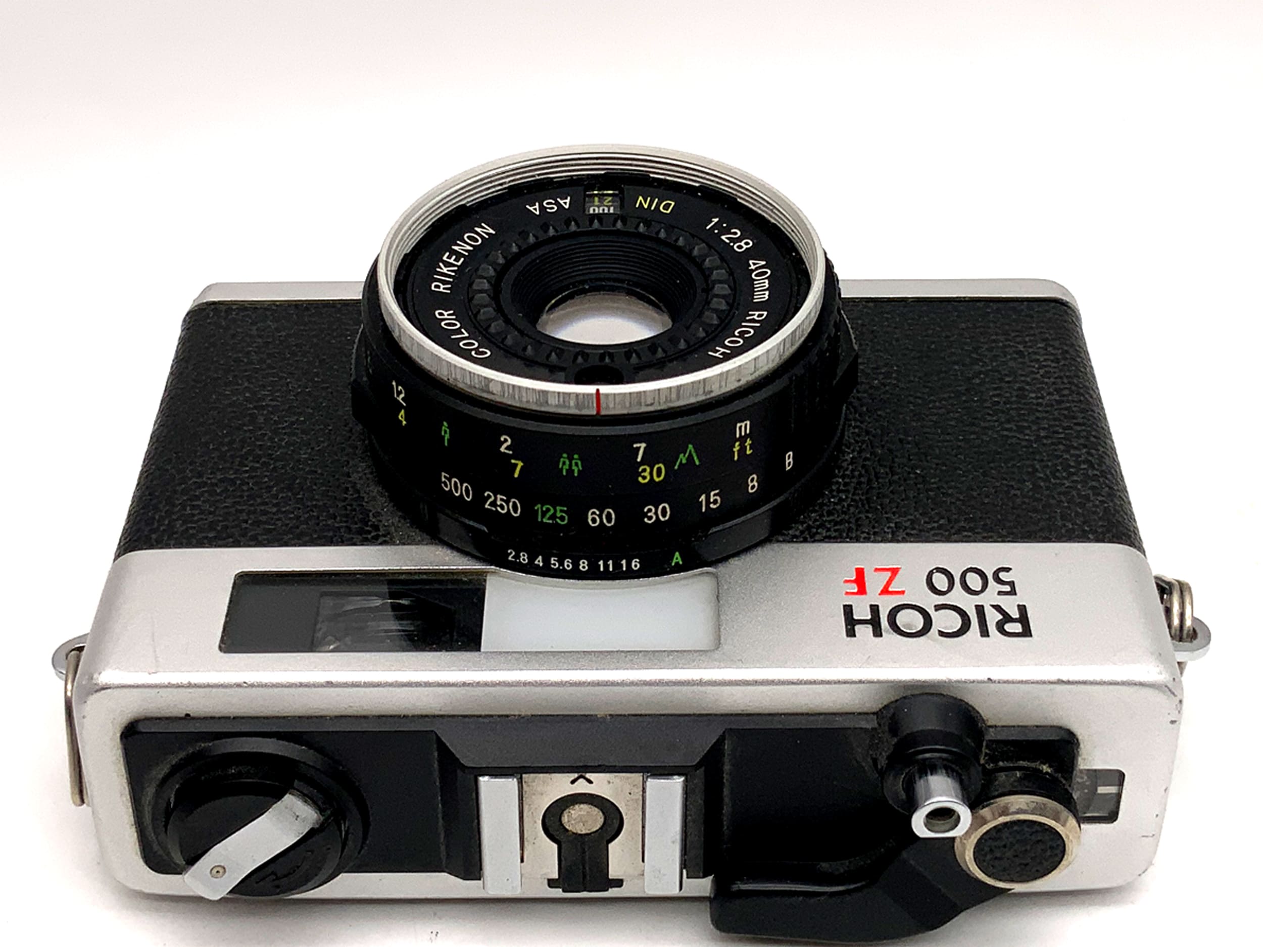 Ricoh 500 ZF Sucherkamera mit Color Rikenon 1:2.8/40 Analogkamera
