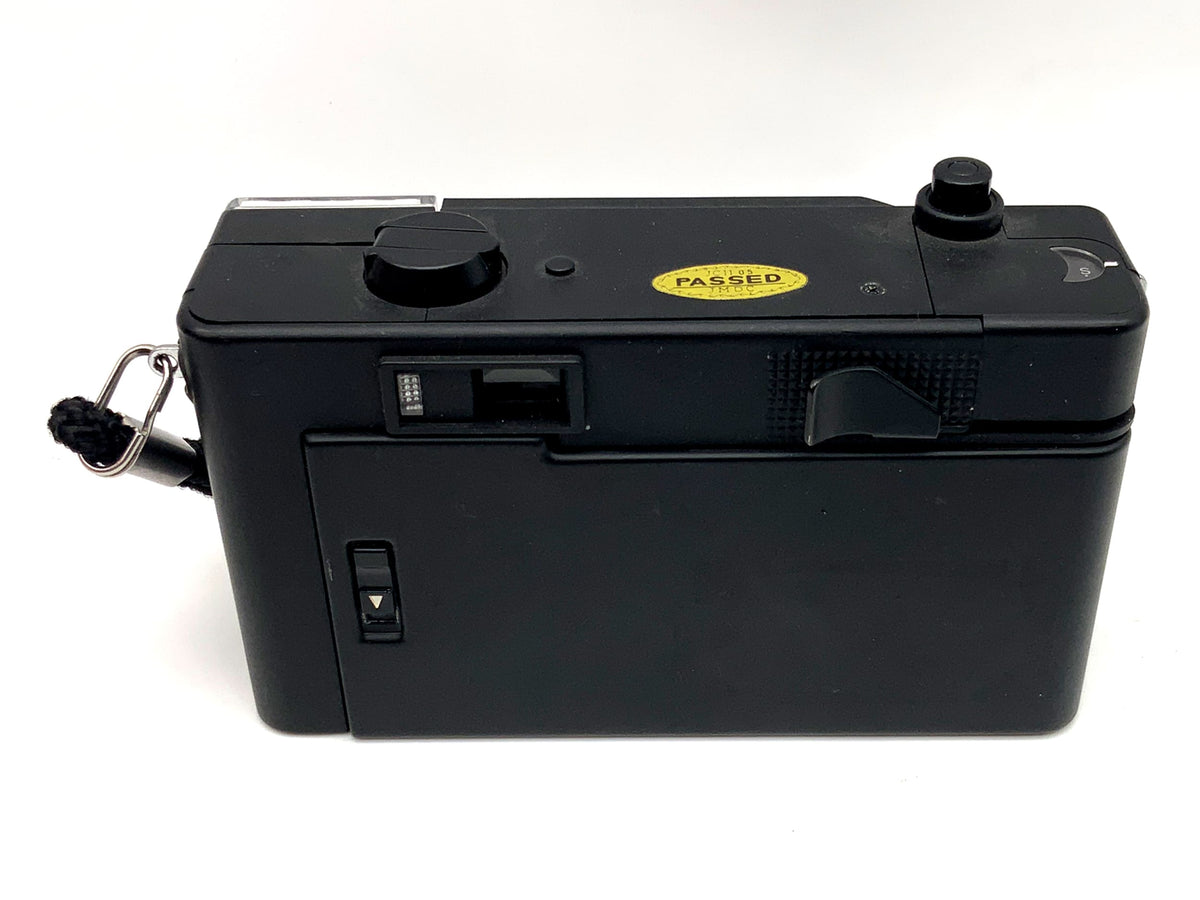 Voigtländer VF 35 F viewfinder camera with Voigtar 2.8/38 analog camera