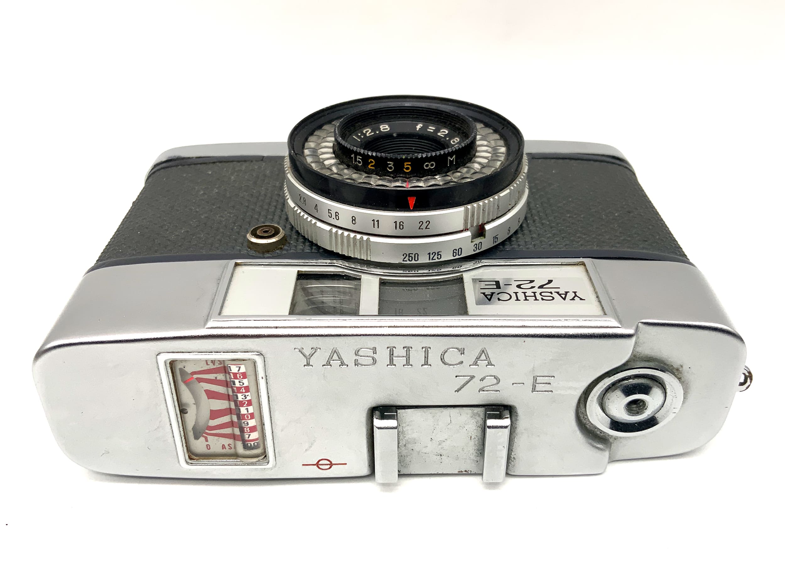 Yashica 72-E Sucherkamera mit Yashinon 28mm 1;2.8 Halbformatkamera Analogkamera