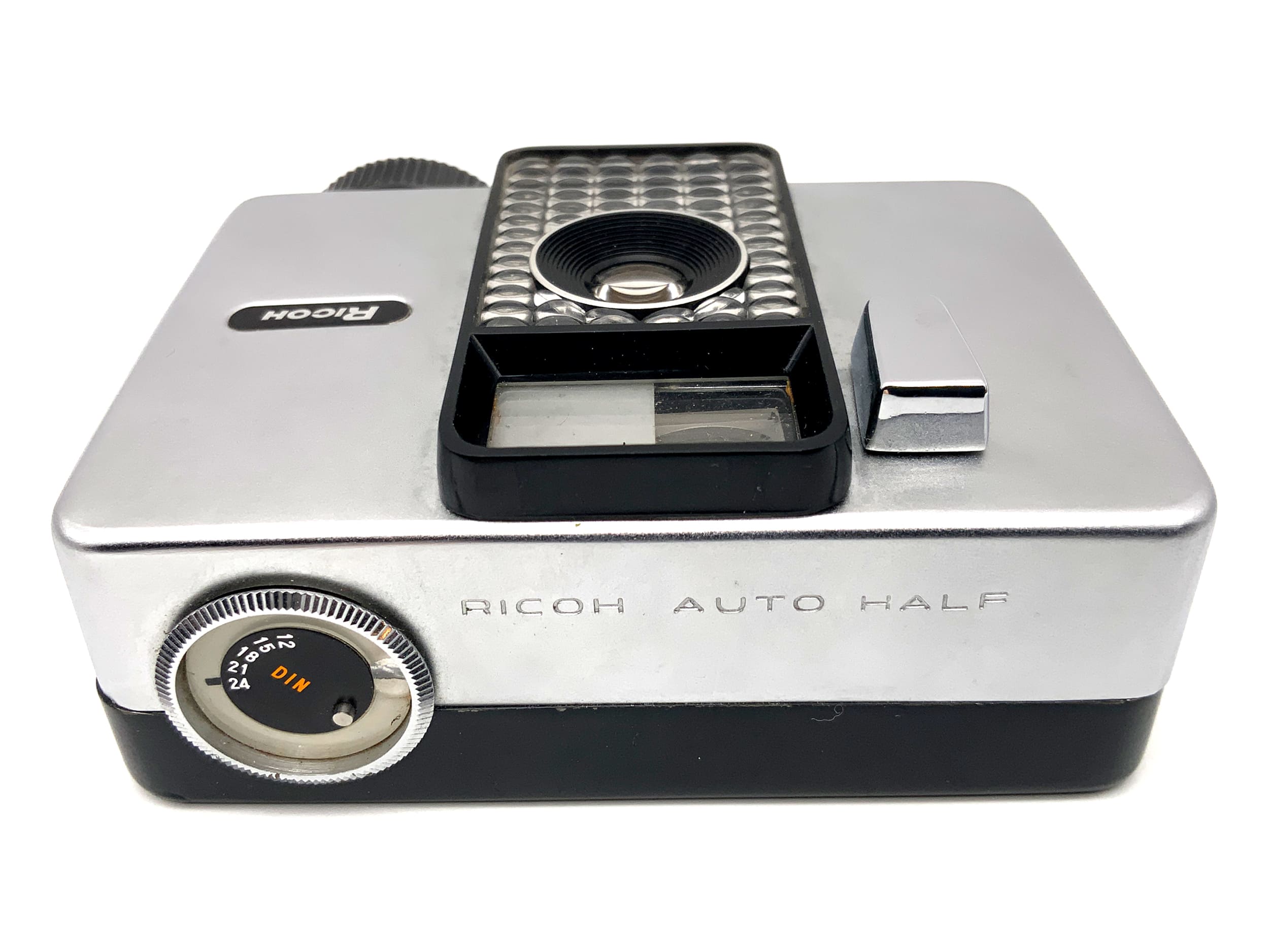 Ricoh Auto Half Sucherkamera mit Ricoh 25mm F:2,8 Halbformatkamera Analogkamera