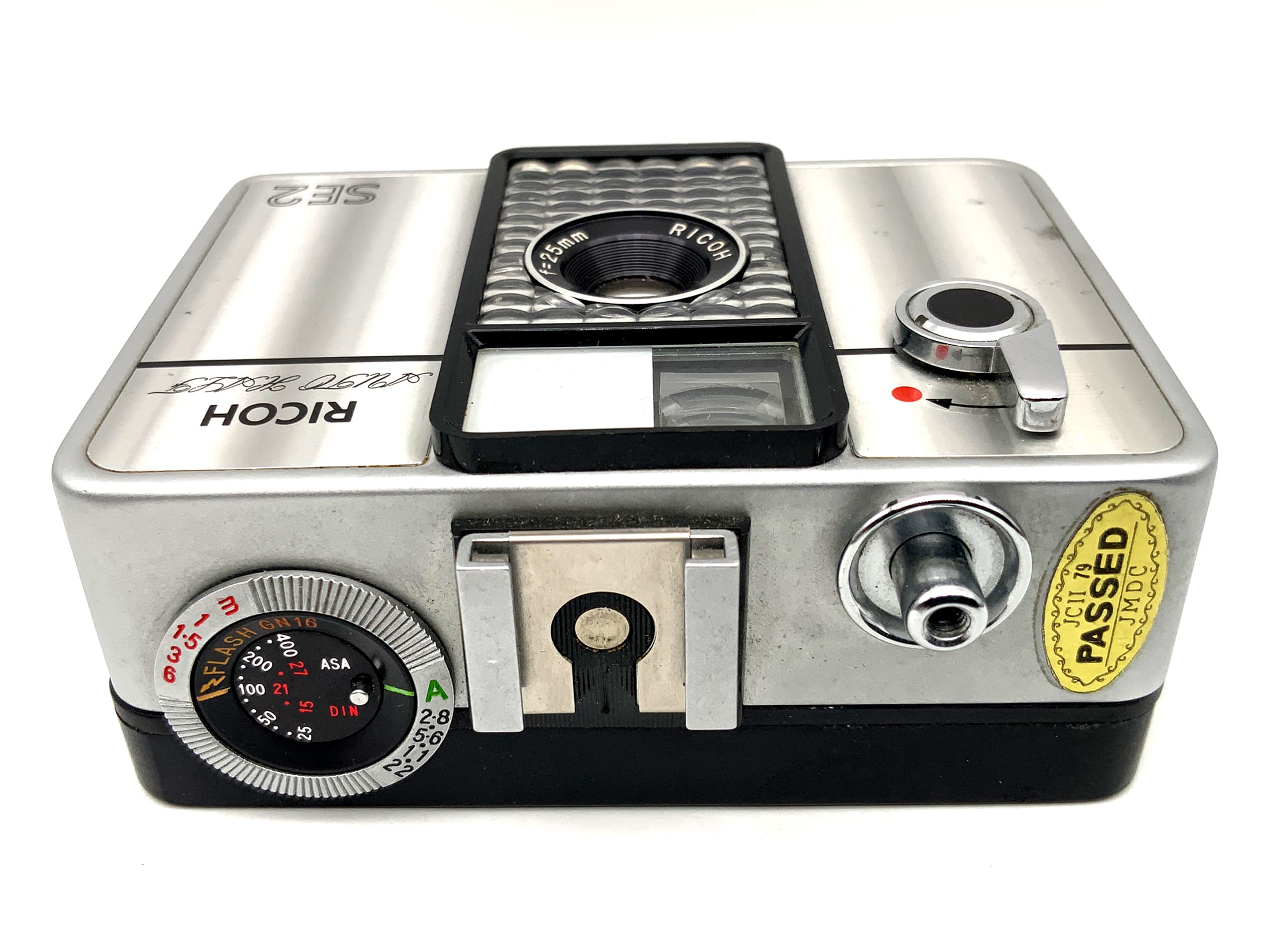 Ricoh Auto Half SE2 Sucherkamera mit Ricoh 25mm F:2,8 Halbformatkamera