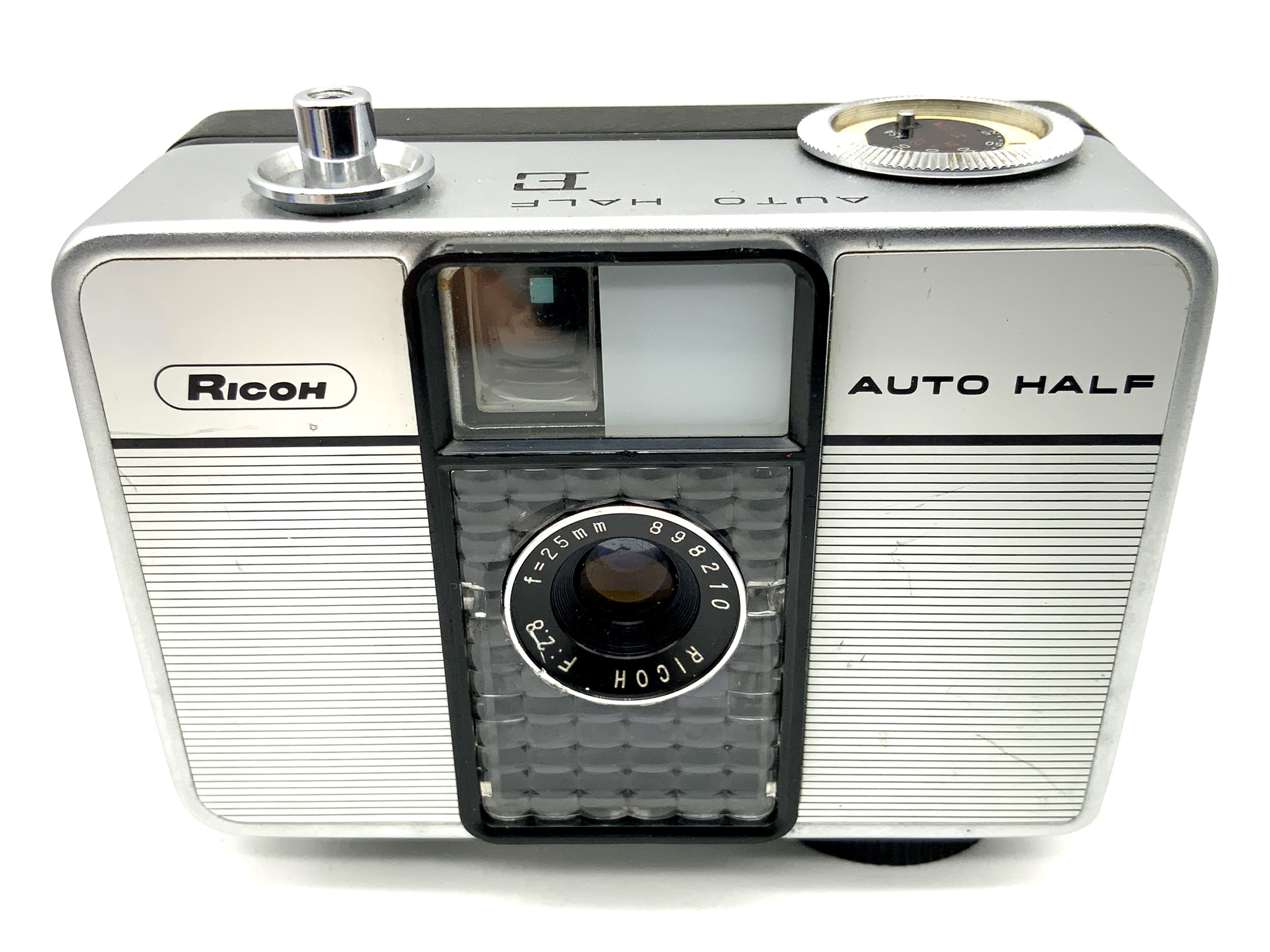 Ricoh Auto Half E Sucherkamera mit Ricoh 25mm F:2,8 Halbformatkamera