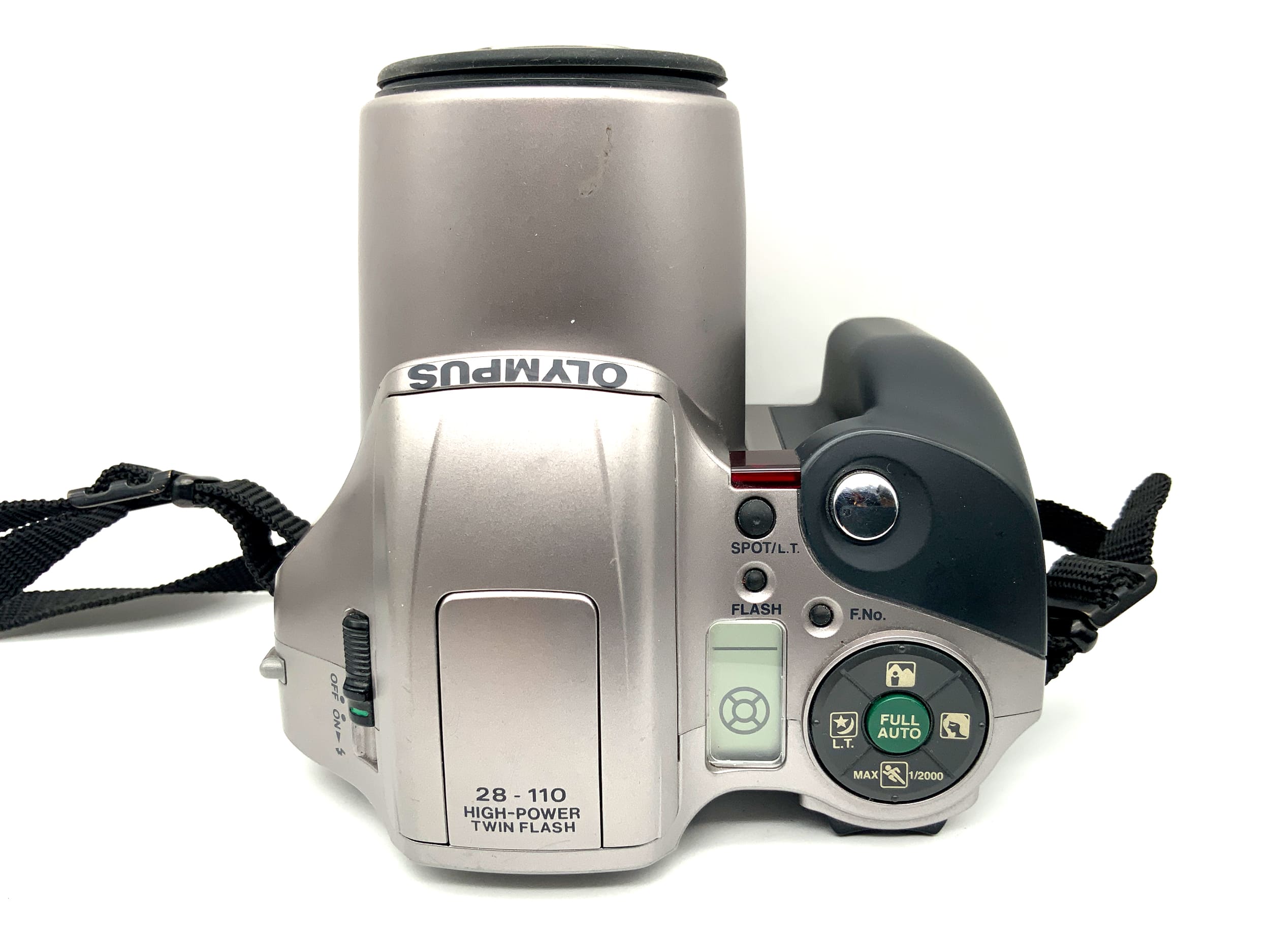 Olympus IS-200 Bridgekamera mit 28-110mm 1:4.5-5.6 Analogkamera