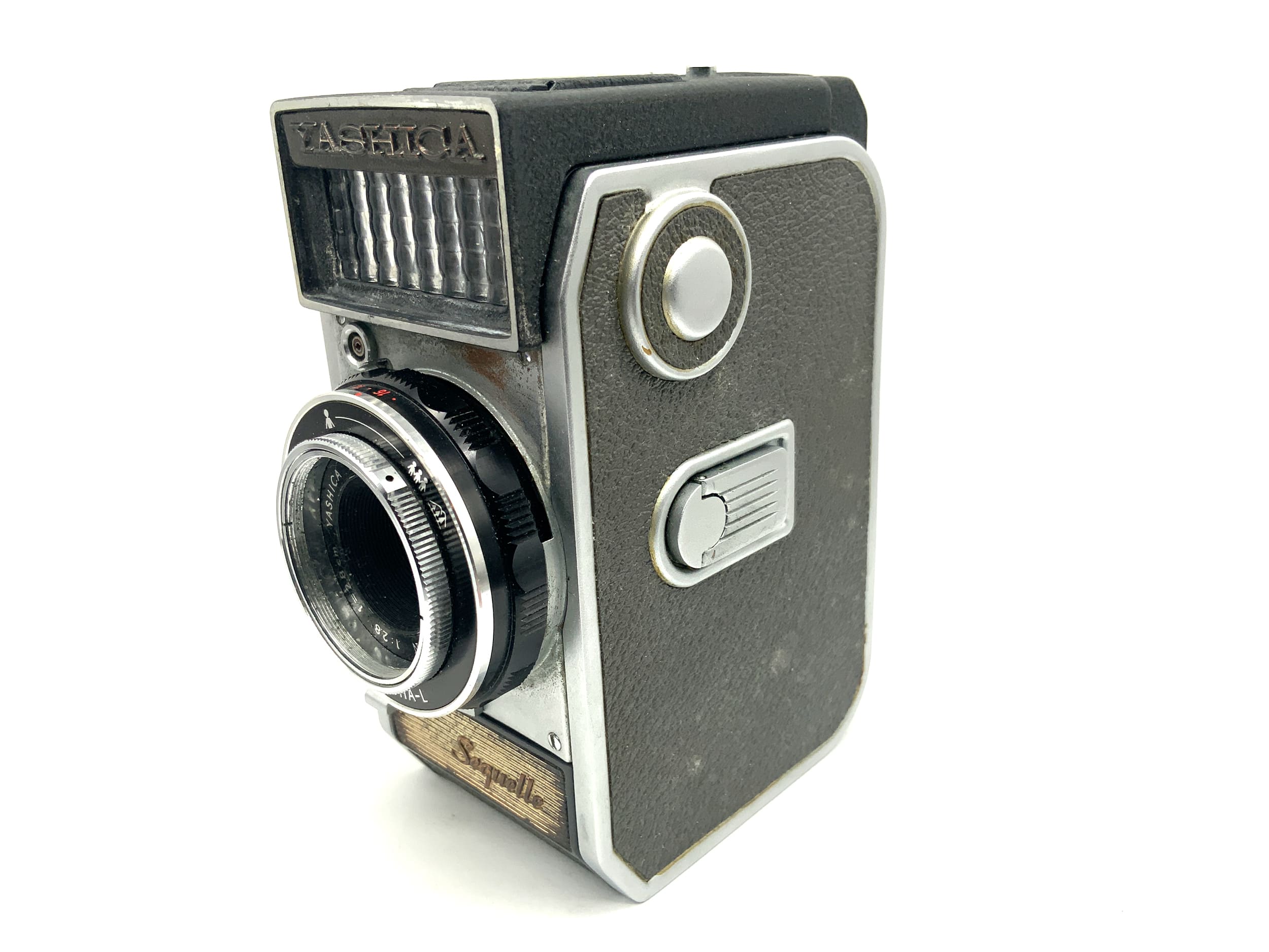 Yashica Sequelle Sucherkamera mit Yashinon 28mm 1;2.8 Halbformatkamera