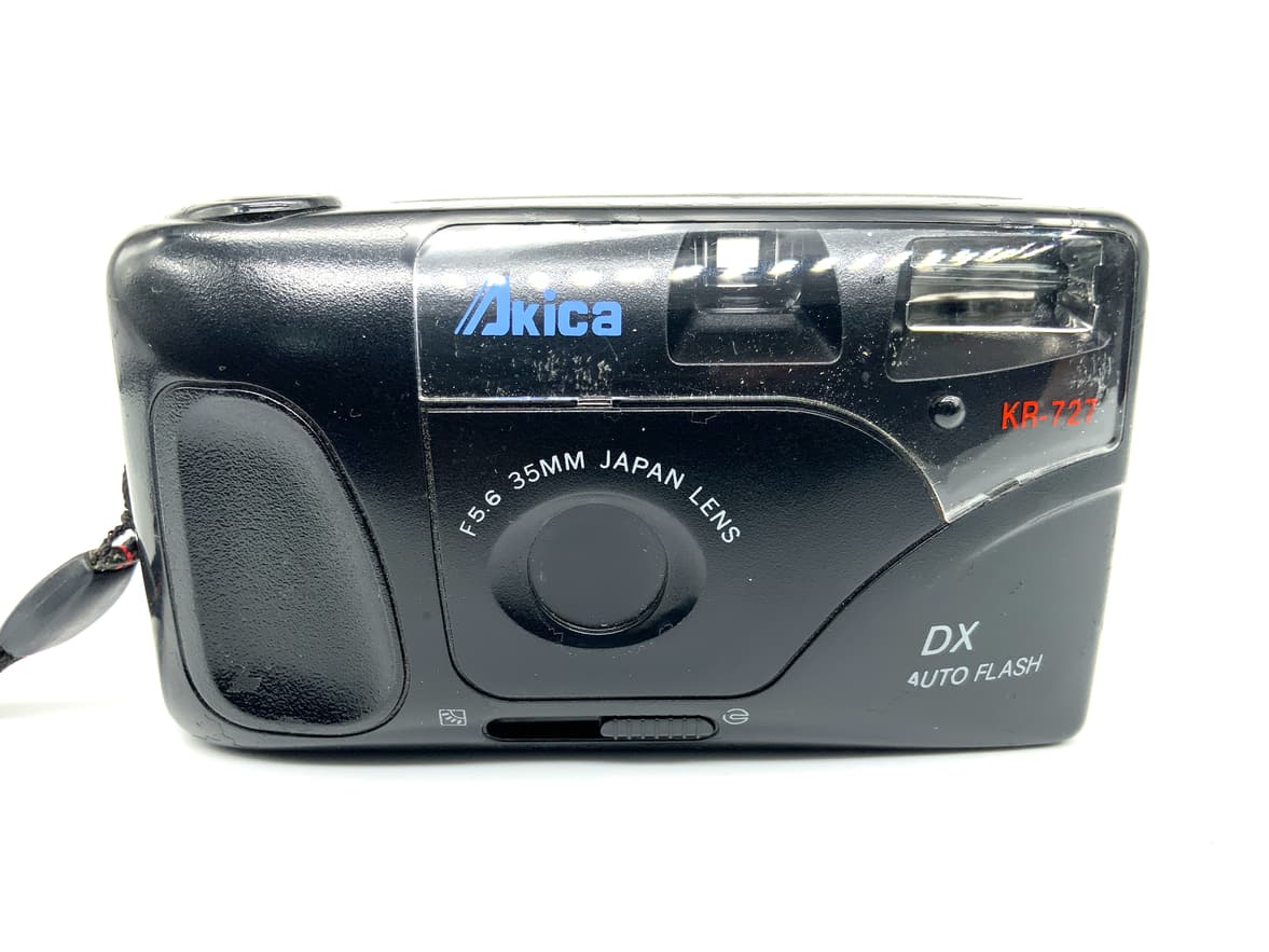 Akica KR-727 Point&Shoot mit 35mm 1:5.6 DX Auto Flash Analogkamera