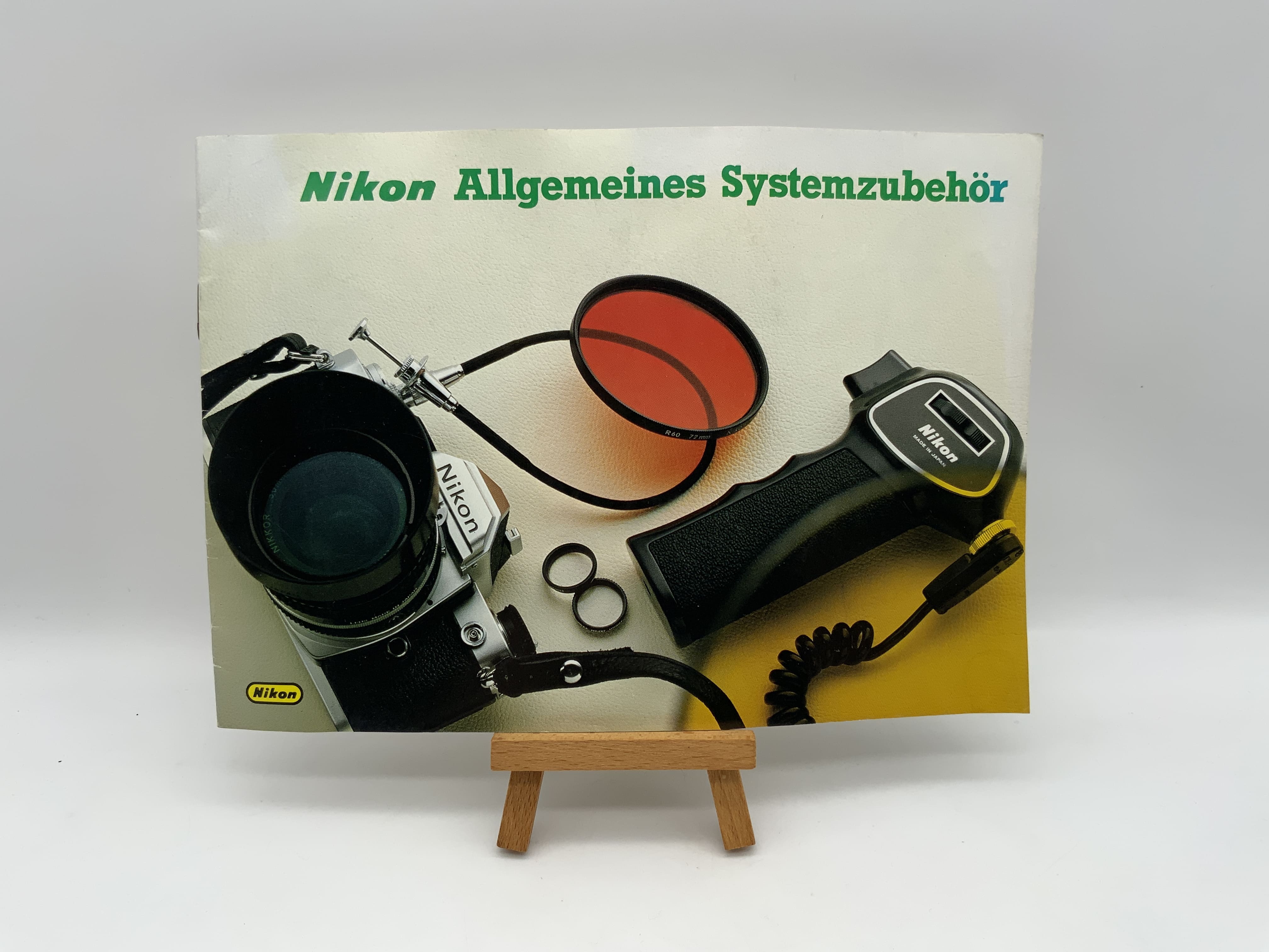 Brochure des accessoires du système général Nikon (allemand)