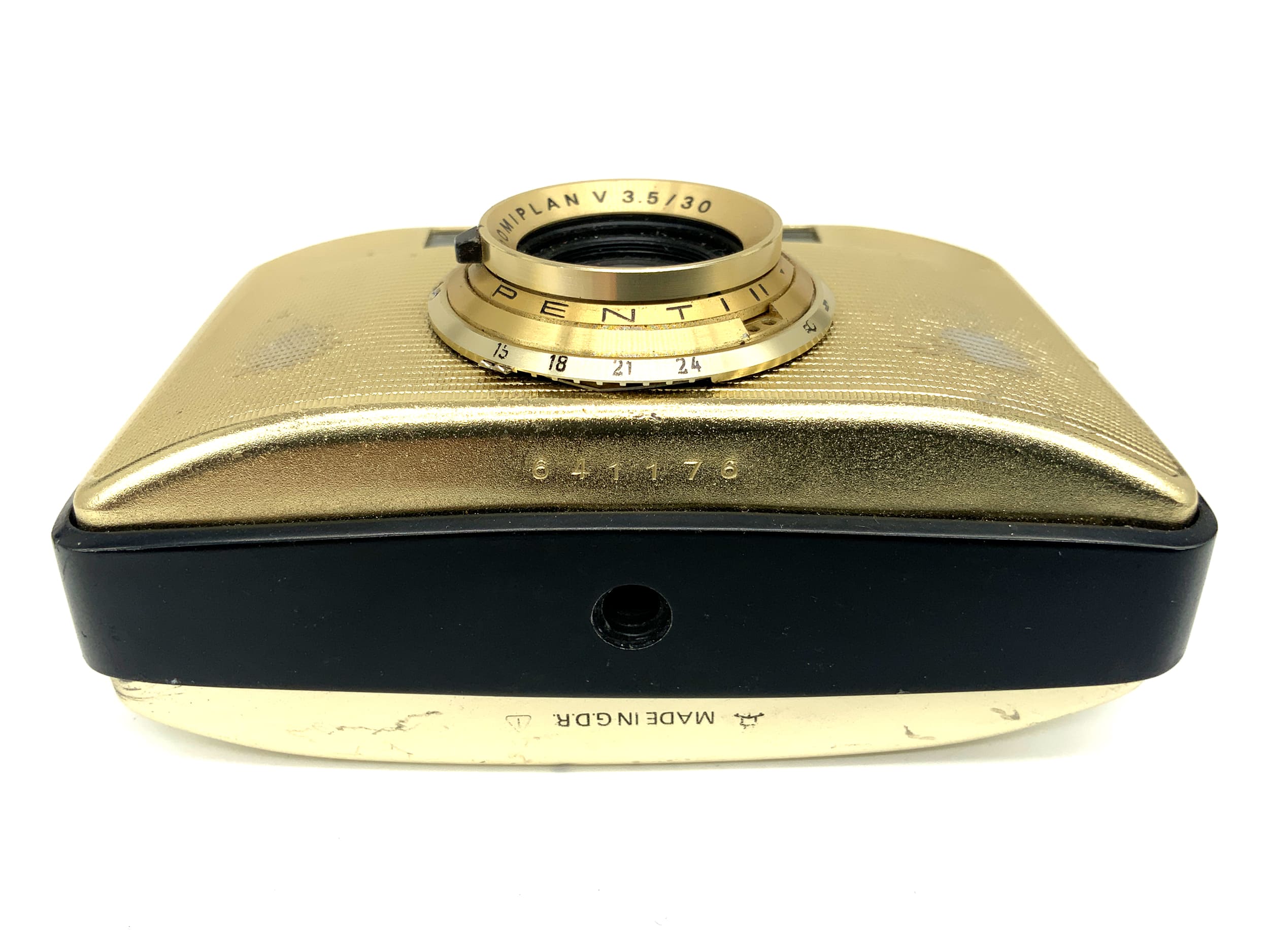 Pentacon Penti II Sucherkamera mit Domiplan V 3.5/30 Halbformat Analogkamera