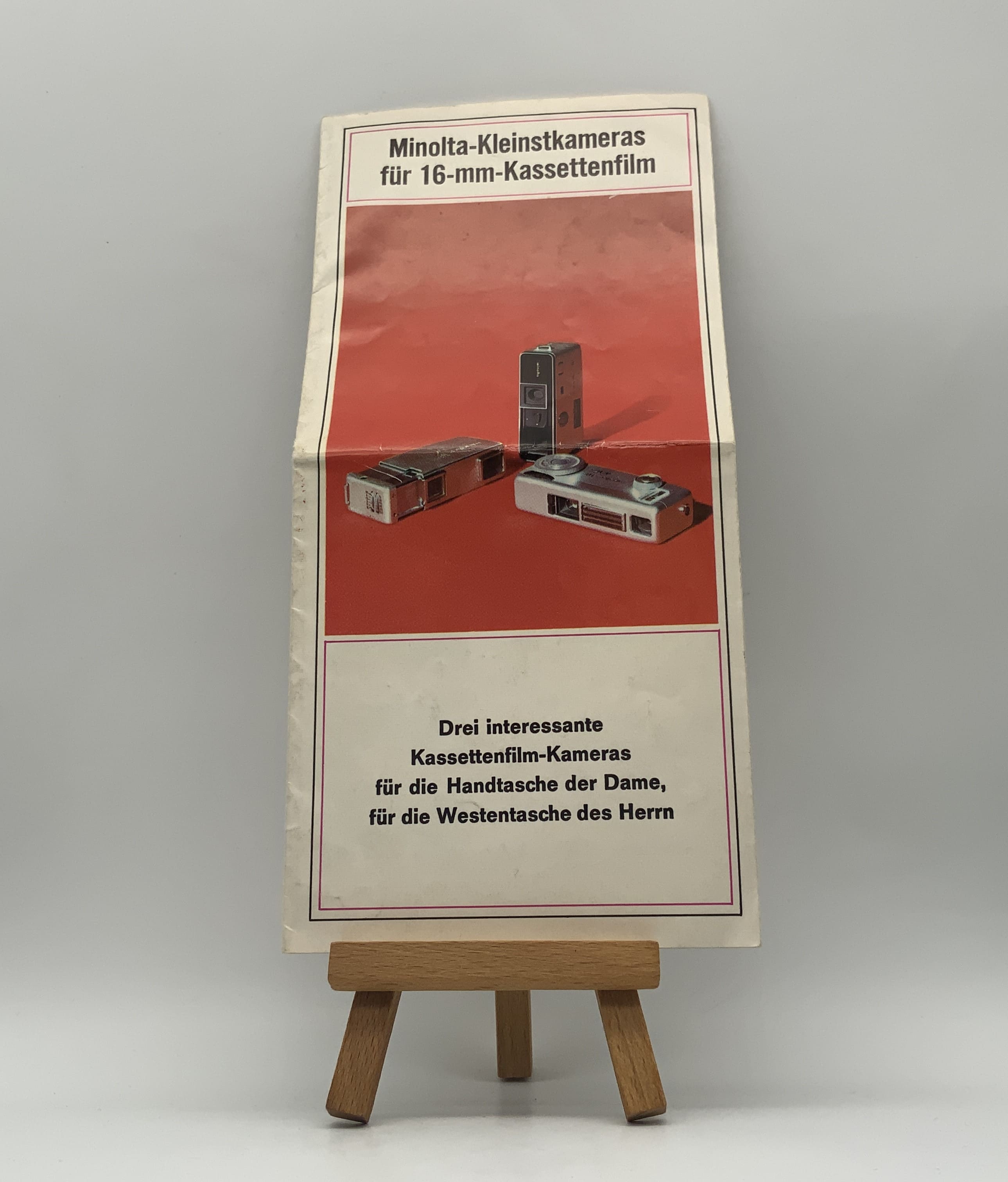 Brochure (allemande) des appareils photo miniatures Minolta pour films 16 mm sur cassette