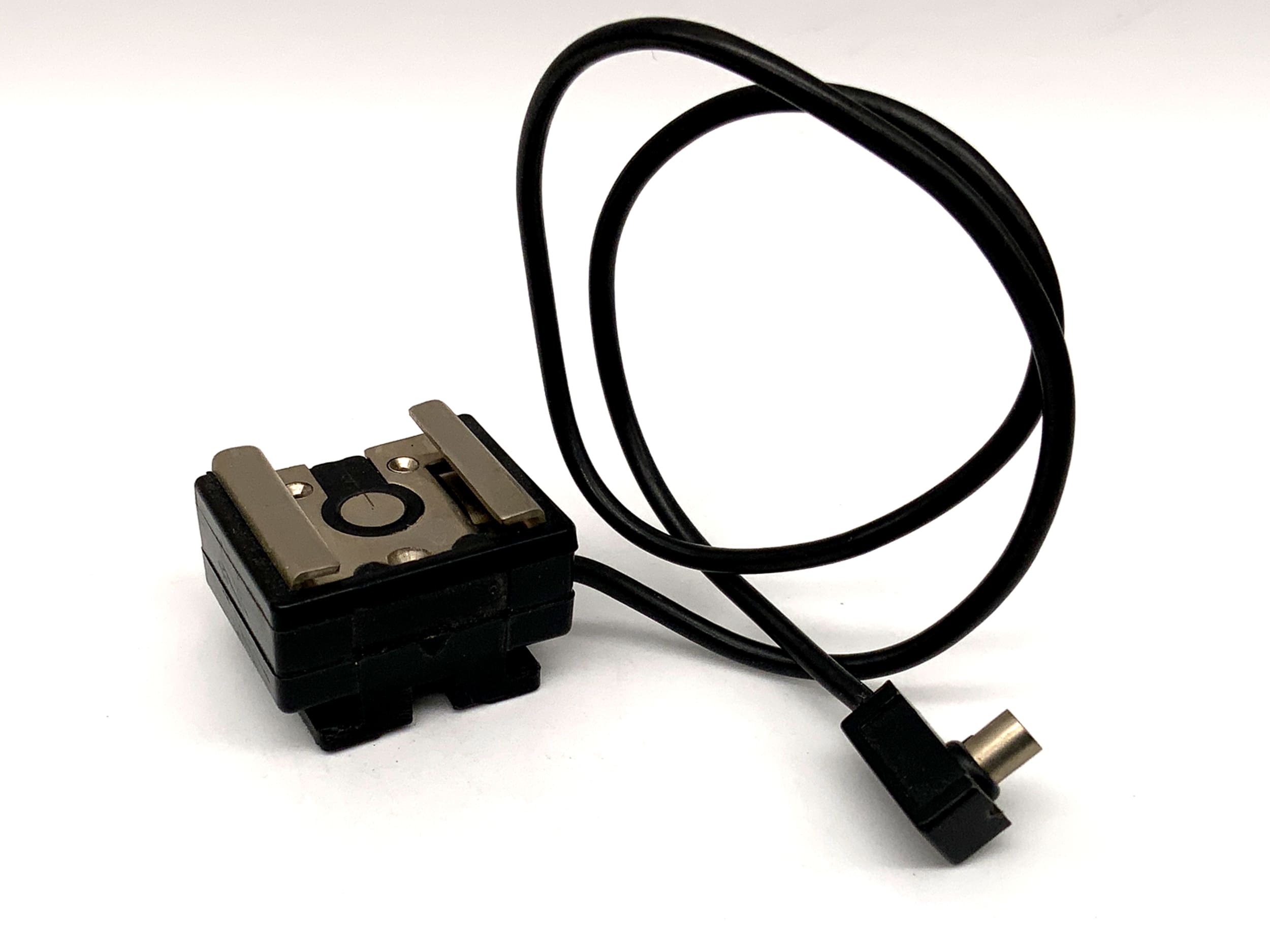 Pentacon Blitzschuh für Exa / Praktica Universal Blitzadapter mit Anschlußkabel