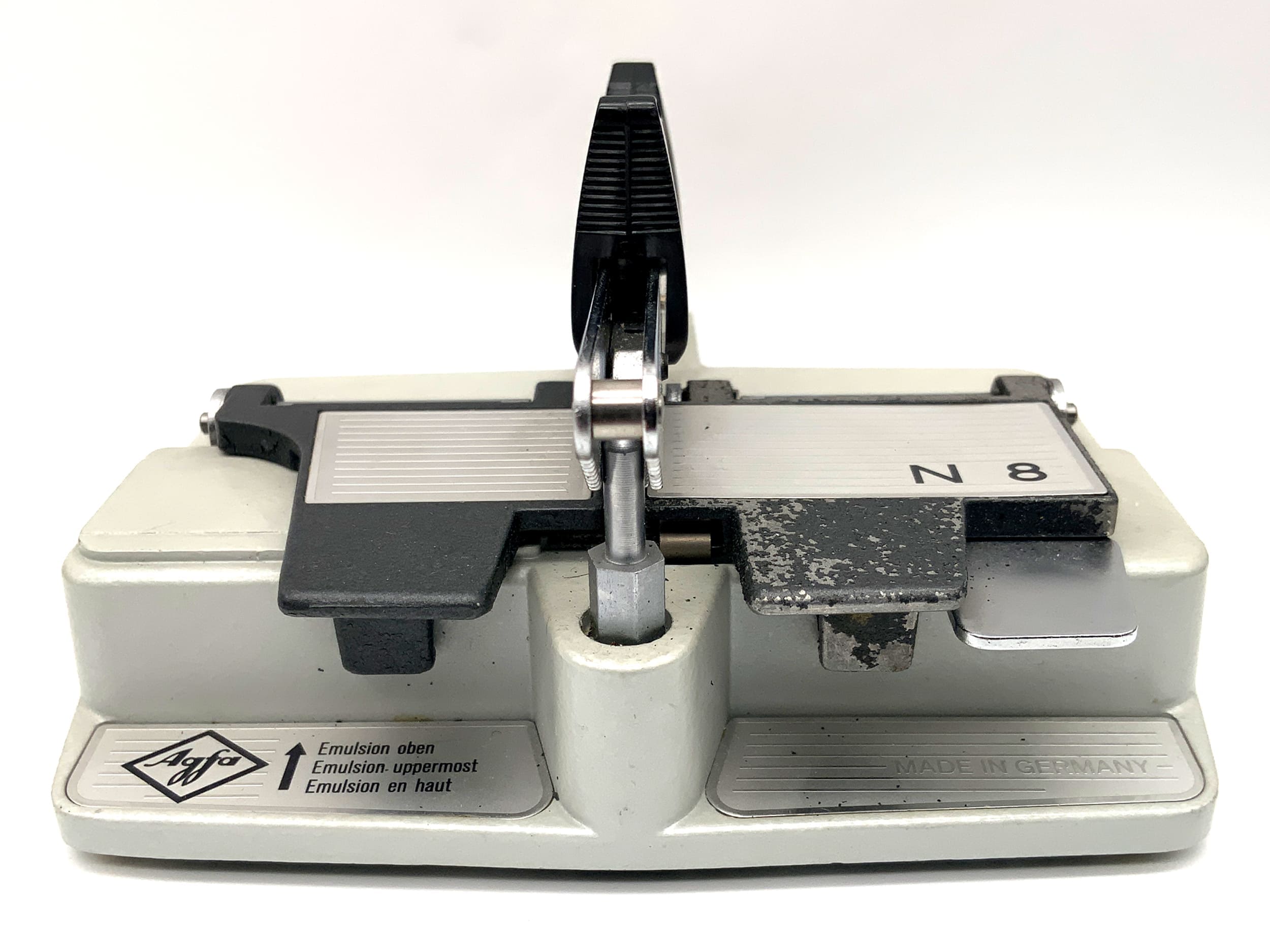 Agfa Nassklebepresse N8 Schneidegerät Grau