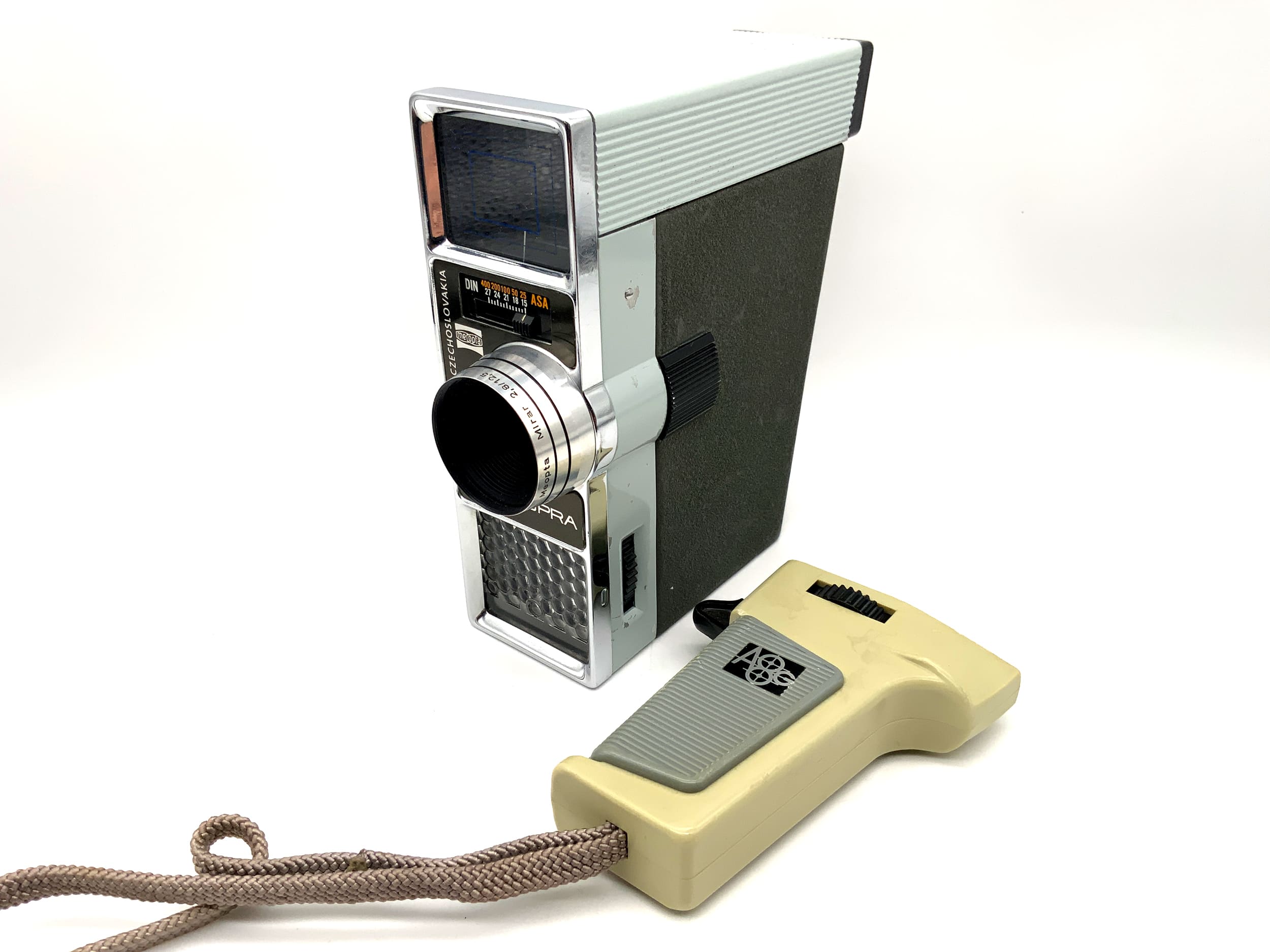 Meopta A8G1 Supra Filmkamera mit Mirar 2.8/12,5 16mm mit Griff Schmalfilm