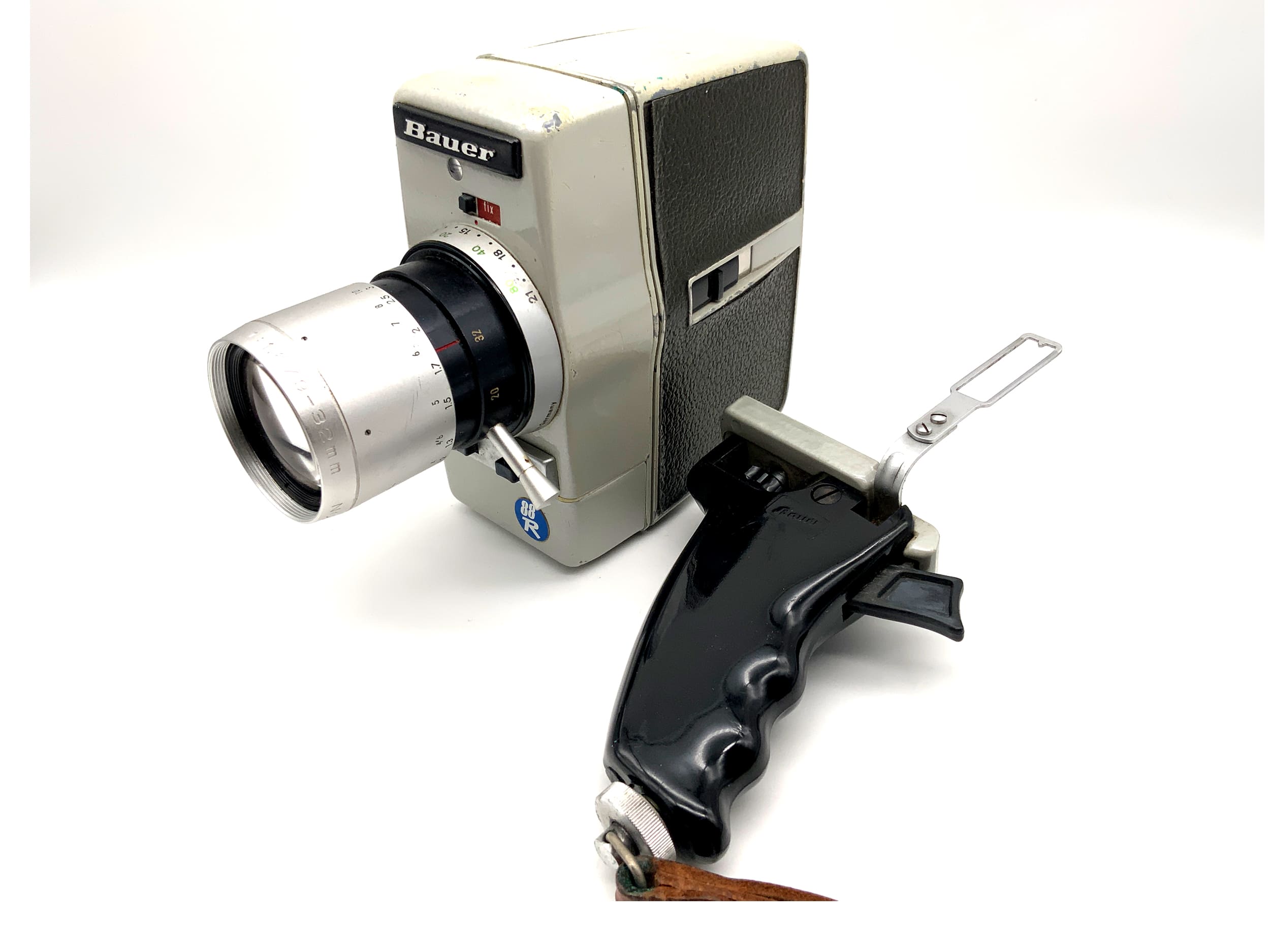 Bauer 88R Filmkamera mit Vario 1:1.8/9-32mm mit Griff Doppel 8mm Schmalfilm